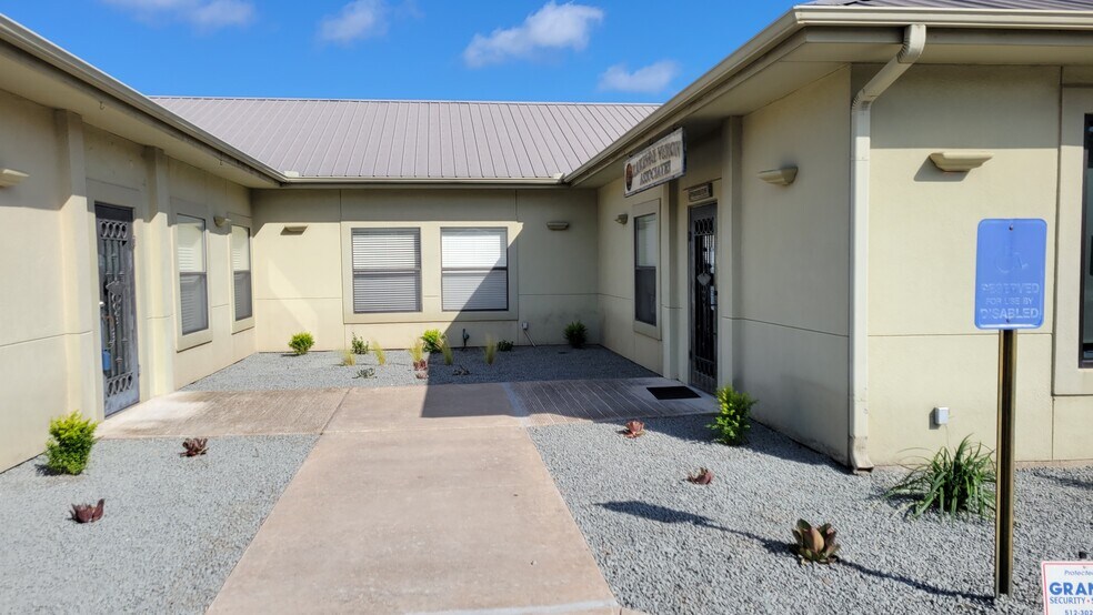 More Photos Of 1700 Ranch Road 620 S, Lakeway Storefront Retail Office For Sale