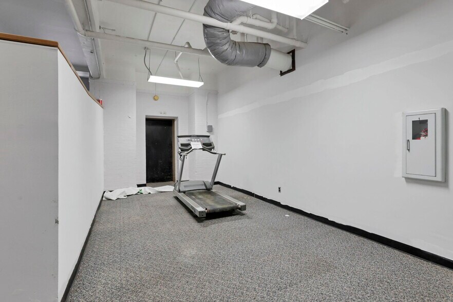 More Photos Of 300 E Auburn Ave, Springfield Office For Sale