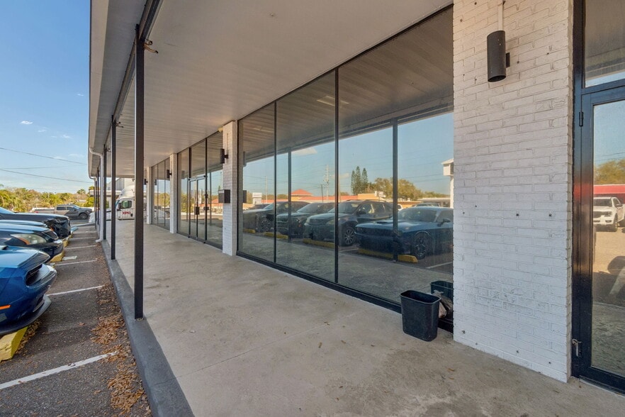More Photos Of 1277 S Highland Ave, Clearwater Freestanding For Lease
