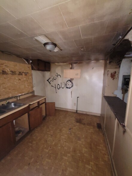 More Photos Of 1823 W 8th St, Muncie Multifamily For Sale