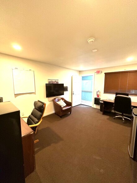 More Photos Of 2911-2943 Sammy Davis Jr Dr, Las Vegas General Retail For Lease