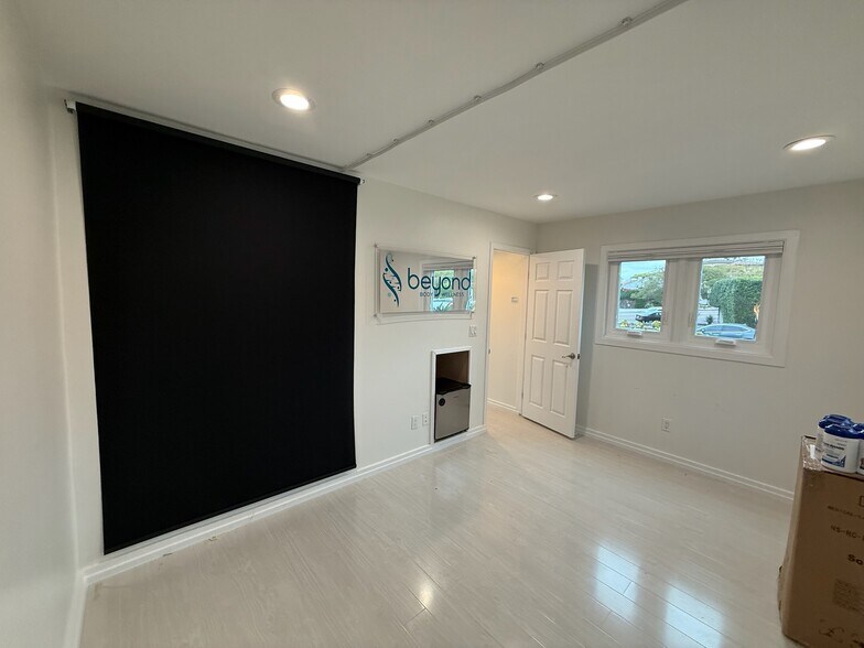 More Photos Of 7880 Exchange Pl, La Jolla Freestanding For Lease