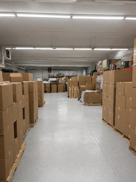 More Photos Of 70 Bennington Ave, Freeport Warehouse For Sale