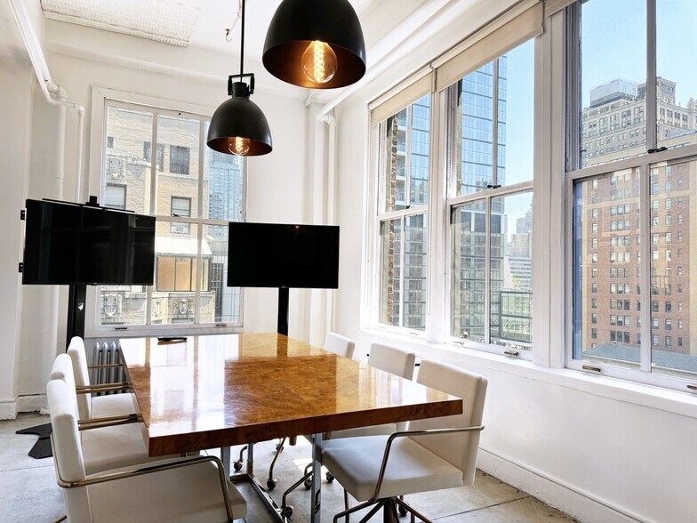 More Photos Of 236 W 30th St, New York Office For Lease