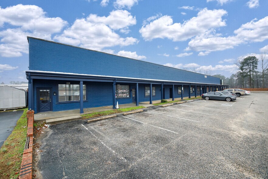 More Photos Of 2825 S Crater Rd, Petersburg Storefront Retail Office For Sale