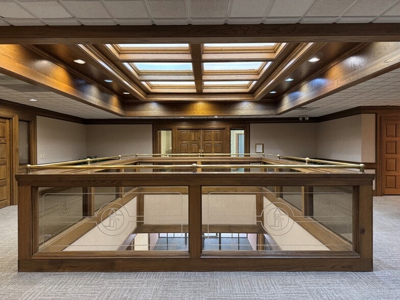 More Photos Of 100 E Park St, Olathe Office For Lease