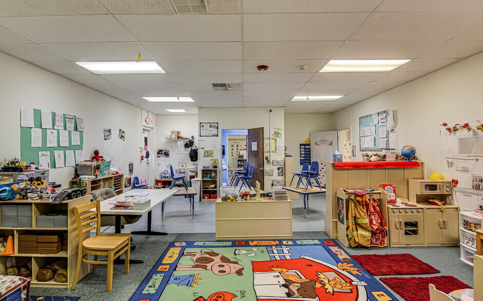 More Photos Of 5016 Old Walkertown Rd, Winston-Salem Daycare Center For Sale