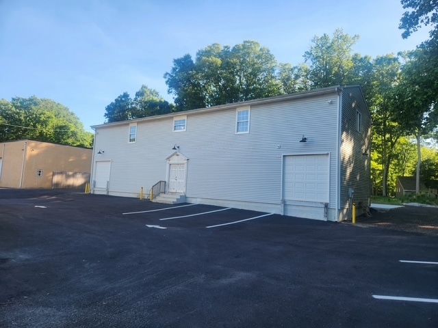 More Photos Of 138 Lakeview Dr, Gibbsboro Light Distribution For Sale