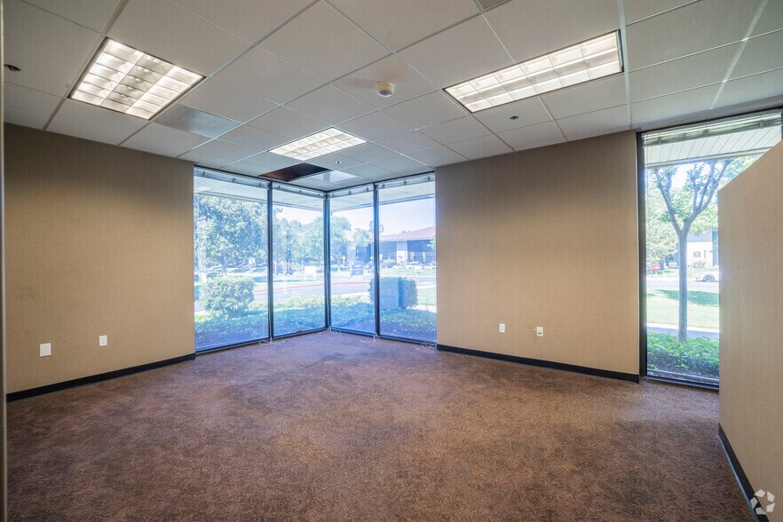 More Photos Of 355 N Wiget Ln, Walnut Creek Office For Sale