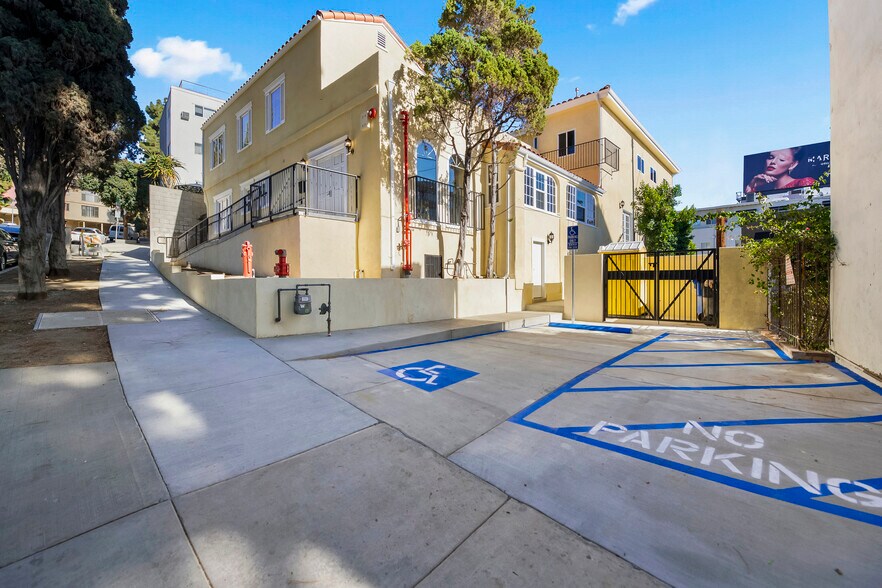 More Photos Of 1112 N Sherbourne Dr, West Hollywood Loft Creative Space For Lease