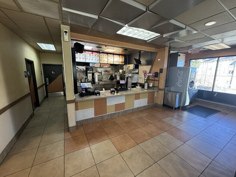 More Photos Of 73 Frazier Mountain Park Rd, Lebec Fast Food For Sale