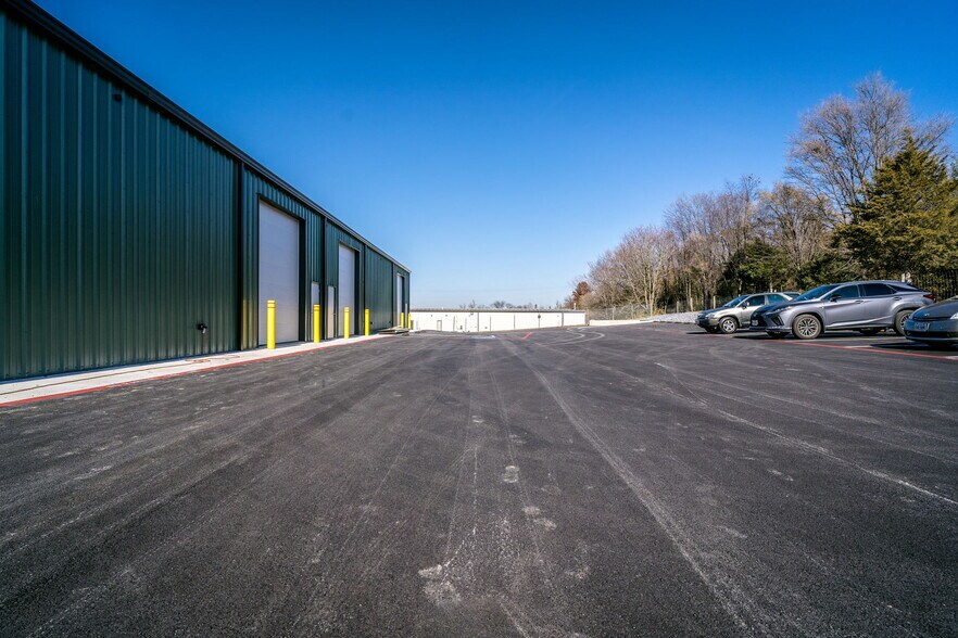 More Photos Of 1571 Pleasants Dr dr, Mount Crawford Warehouse For Lease