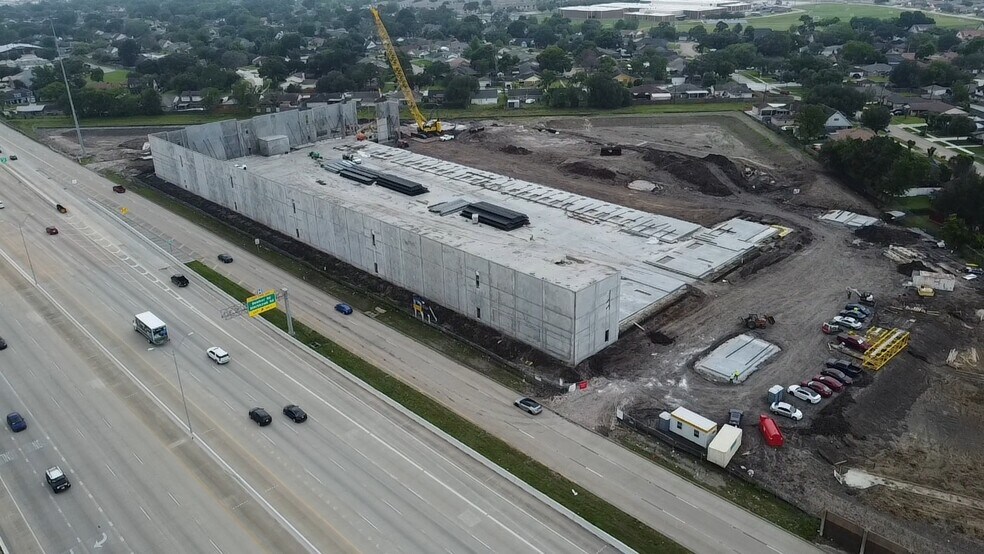 More Photos Of 10923 S Sam Houston Pky E, Houston Distribution For Sale