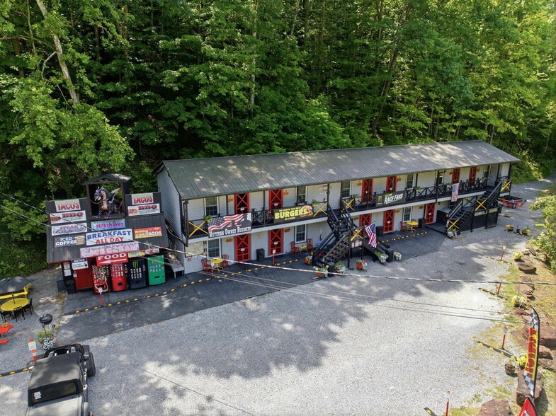 More Photos Of 4407 Calderwood Hwy, Maryville Hotel For Sale