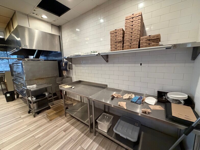 More Photos Of 11805-11921 Westheimer Rd, Houston Fast Food For Lease