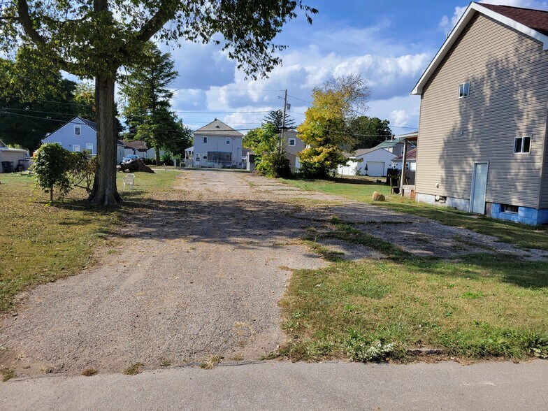 More Photos Of 1117 W Mulberry St, Lancaster Manufacturing For Sale