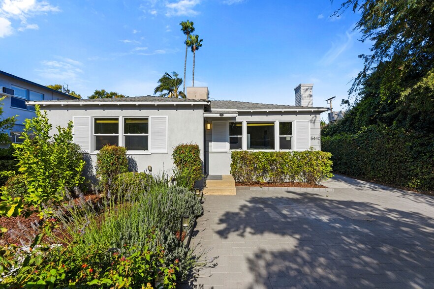 More Photos Of 5438-5440 Colfax Ave, Valley Village Apartments For Sale
