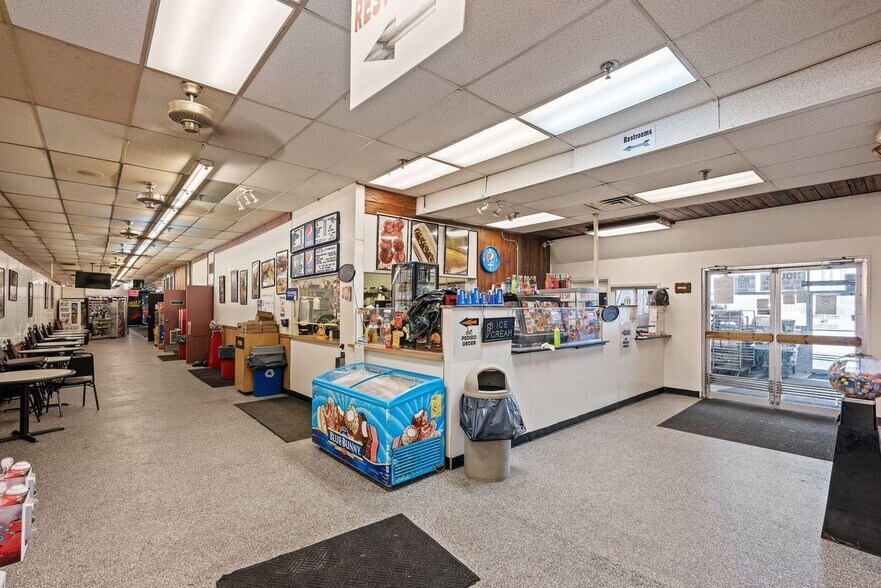 More Photos Of 4170 W Broad St, Columbus Storefront For Sale