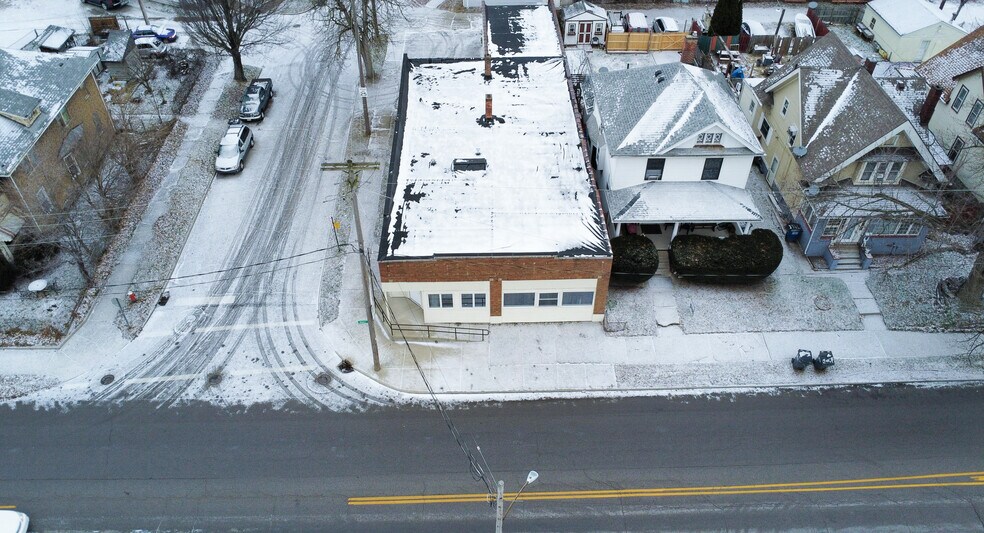 More Photos Of 1938 Airport Hwy, Toledo Freestanding For Sale