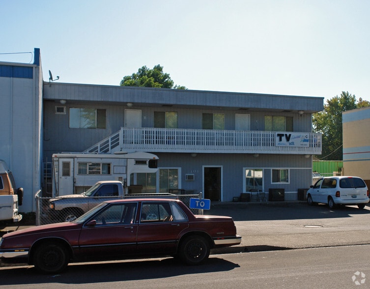 More Photos Of 101 35th St, Springfield Storefront Retail Residential For Lease