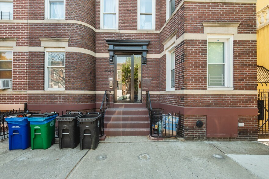 More Photos Of 3093 43rd St, Astoria Apartments For Sale