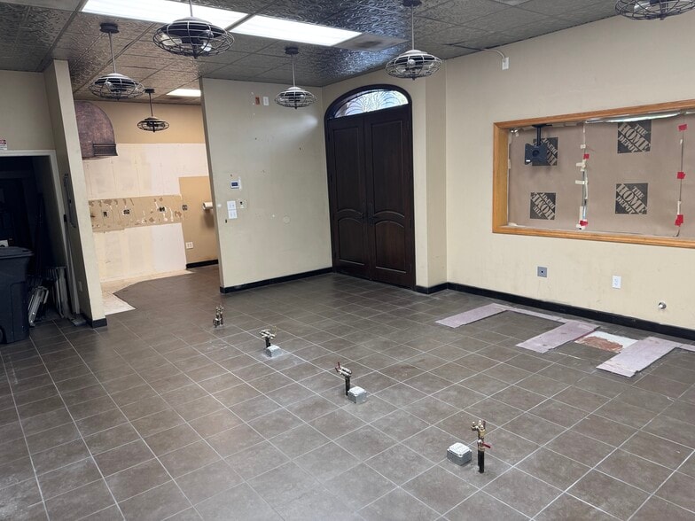 More Photos Of 109 N 5th St, Redlands Storefront For Lease