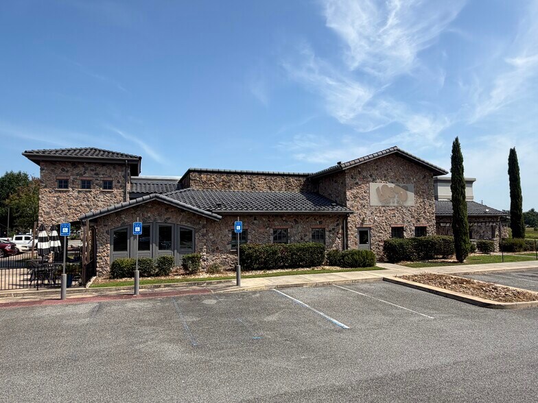 More Photos Of 256 Liberty St, Thomasville Restaurant For Lease