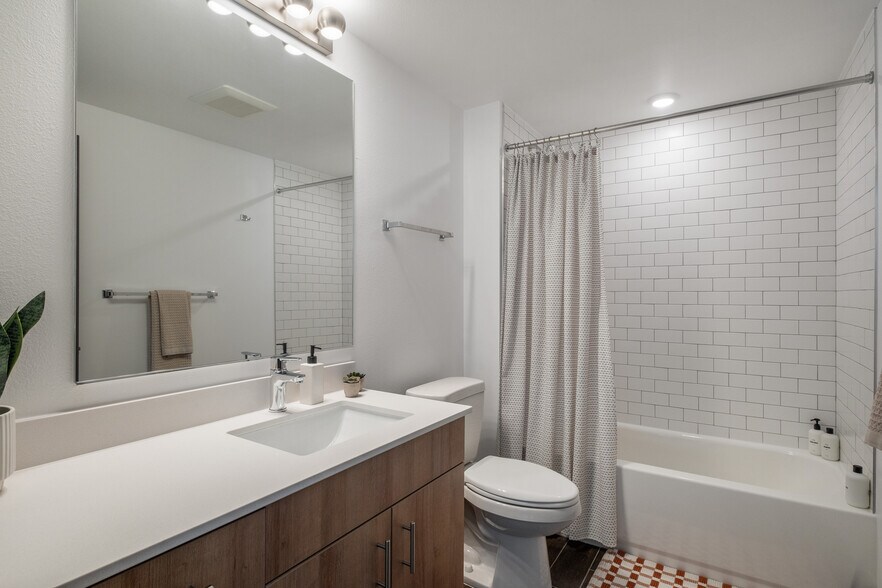 More Photos Of 1505 SW 107th St, Seattle Apartments For Lease