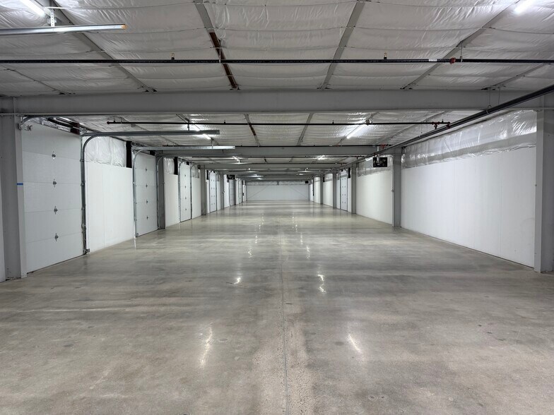 More Photos Of 325 Harmon Ave, Lebanon Distribution For Lease