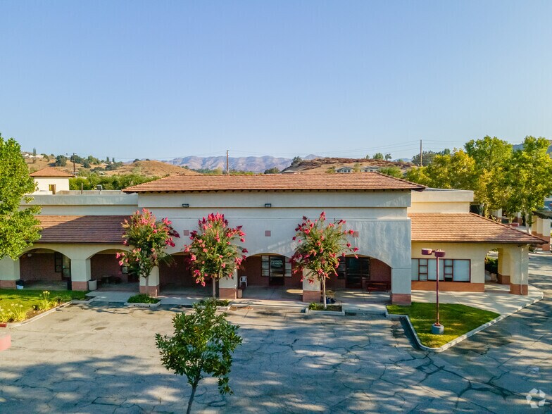 More Photos Of 29041-29045 Agoura Rd, Agoura Hills Movie Theatre For Sale