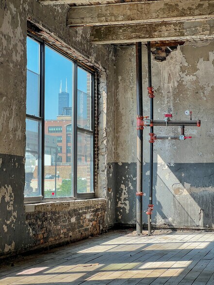 More Photos Of 2215 S Michigan Ave, Chicago Office Residential For Sale