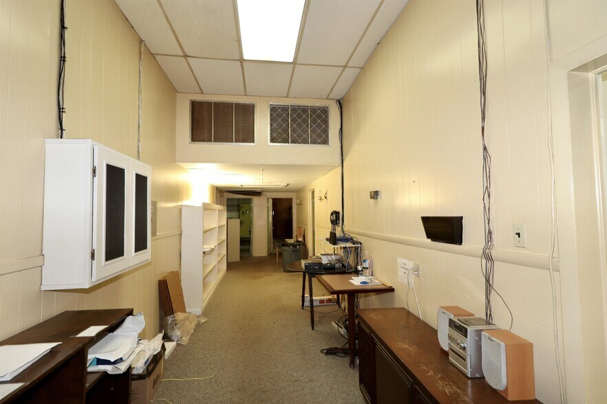 More Photos Of 617 N 22nd Ave, Humboldt Office For Sale