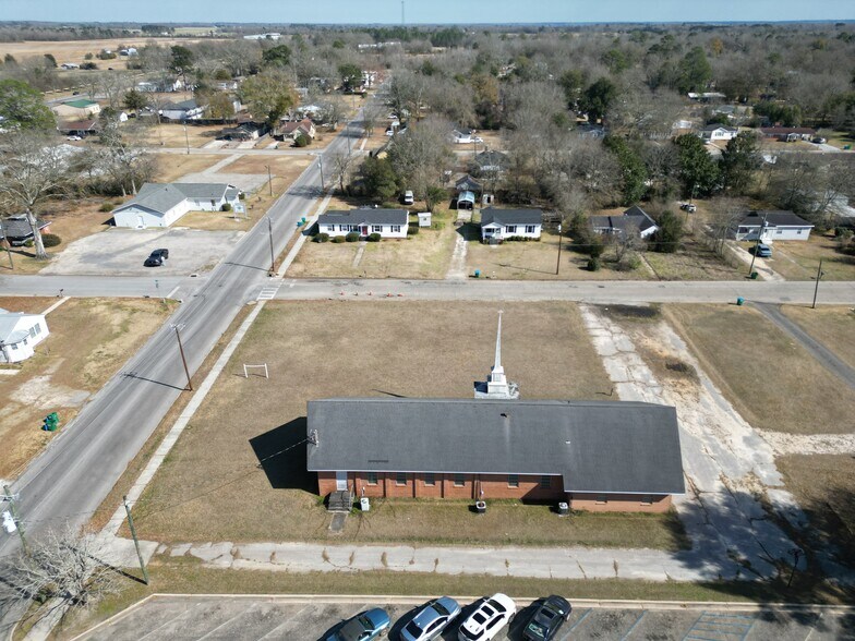 More Photos Of 702 E Church St, Atmore Specialty For Sale