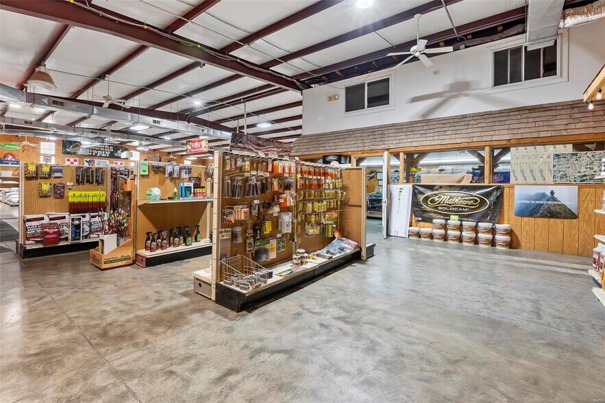 More Photos Of 1014 Linn St, Sikeston Freestanding For Sale