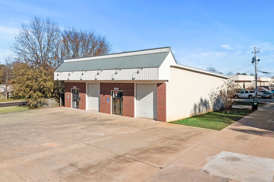 More Photos Of 7189 Washington St SW, Covington Storefront For Lease