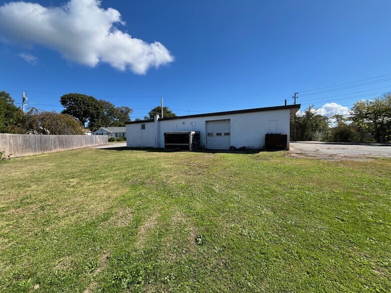More Photos Of 255 State St, Bristol Auto Repair For Sale