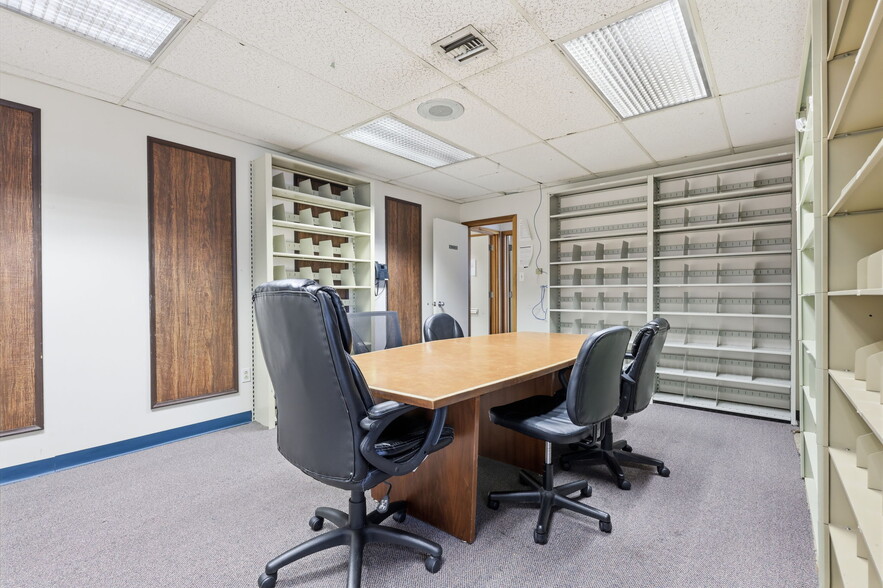 More Photos Of 1568 Woodbourne Rd, Levittown Office For Sale
