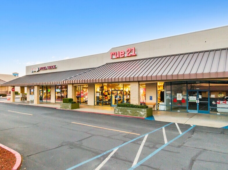 More Photos Of 1699-1981 State Highway 273, Anderson Supermarket For Sale