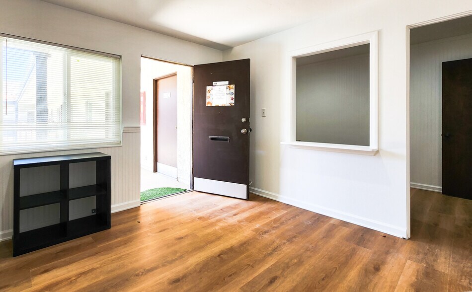 More Photos Of 18821 Delaware St, Huntington Beach Medical For Lease