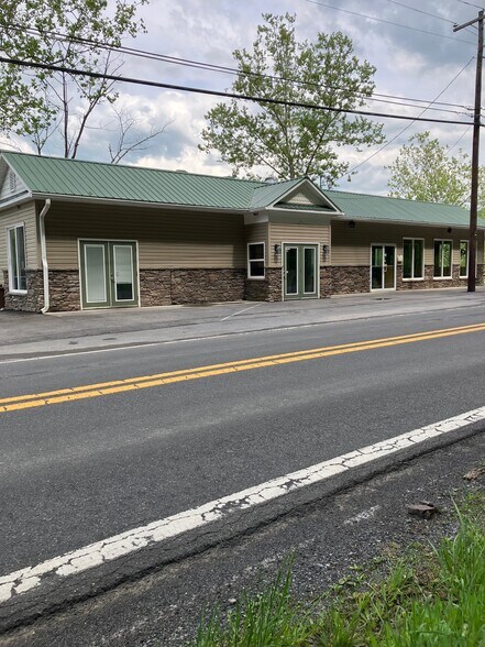 More Photos Of 846 Hinton Bypass Byp, Hinton Restaurant For Lease