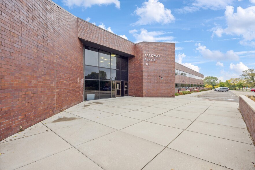 More Photos Of 101 W Burnsville Pky, Burnsville Office For Sale