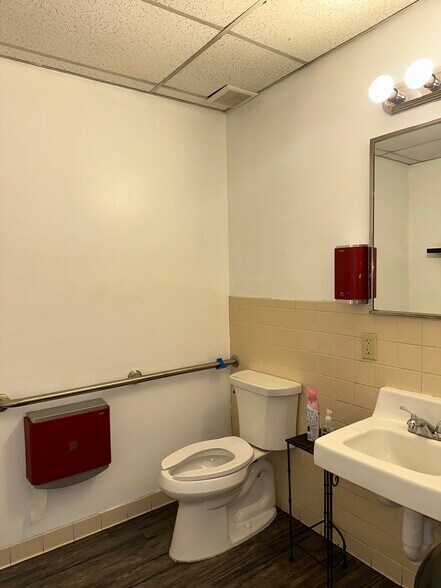 More Photos Of 5700 Quince Rd, Memphis Unknown For Lease