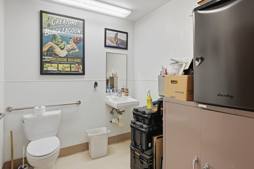 More Photos Of 14010 Poway Rd, Poway Freestanding For Sale