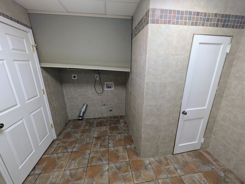 More Photos Of 195 W Statesville Ave, Mooresville Freestanding For Sale