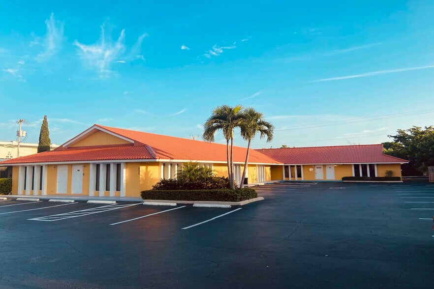 Primary Photo Of 533 Northlake Blvd, North Palm Beach Medical For Lease