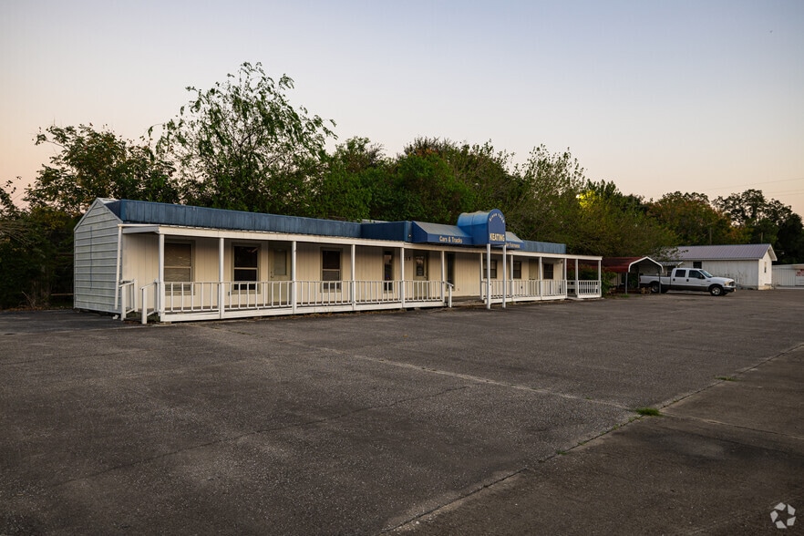 Primary Photo Of 215 Highway 124, Winnie Flex For Lease