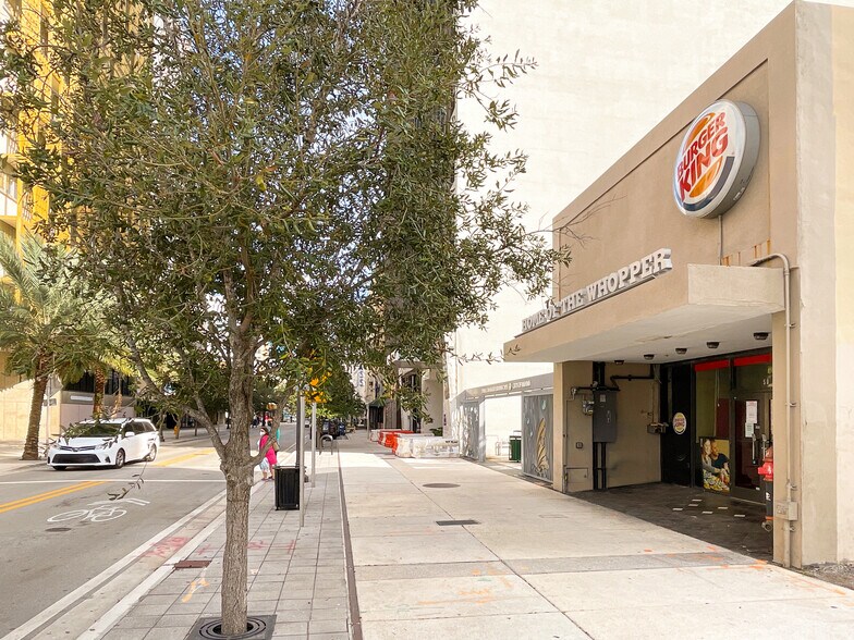 More Photos Of 50 W Flagler St, Miami Fast Food For Lease