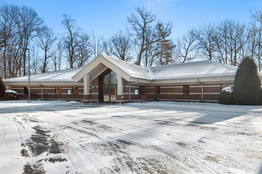More Photos Of 2980 Walker Dr, Green Bay Office For Sale