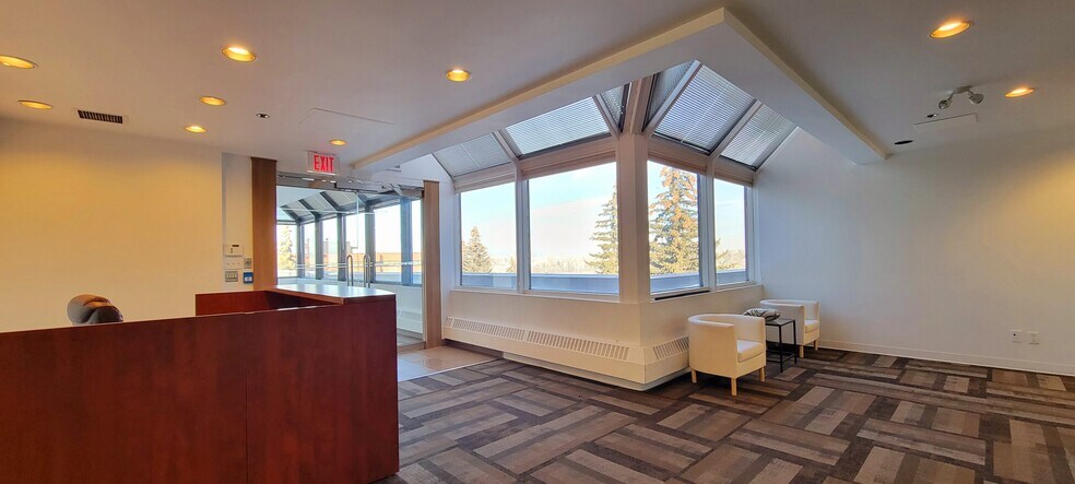 More Photos Of 3115 12th St NE, Calgary Office For Sale