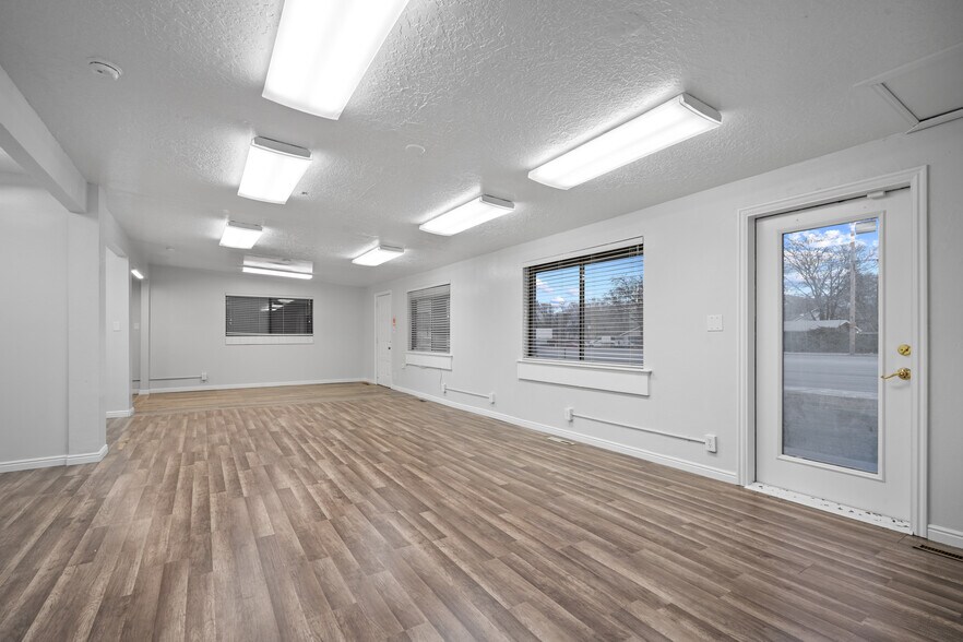 More Photos Of 9386 S Redwood Rd, West Jordan Office For Lease